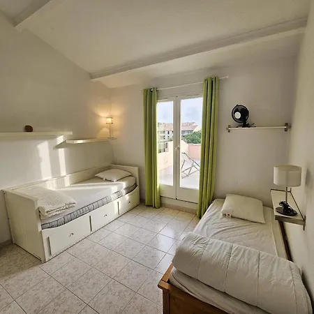 Appartamento 2 Avec Grande Terrasse De 25m² A 350m De La